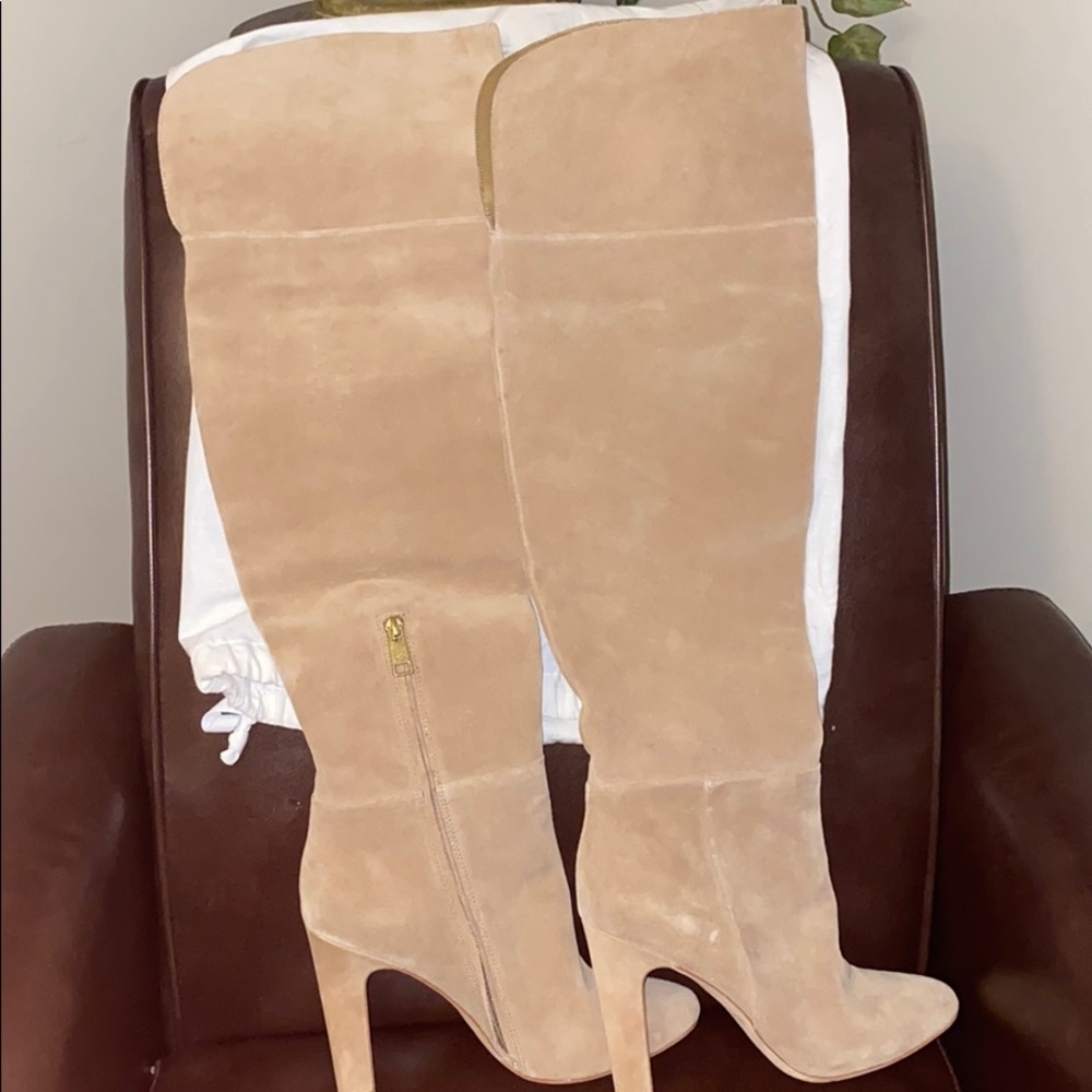 —-Boots(Jodie Bentley )